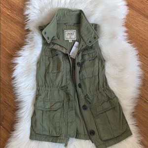 Abercrombie vest